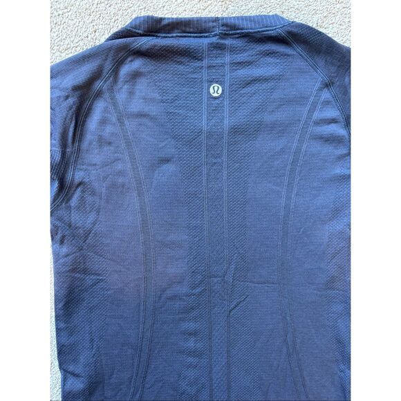 NWOT LULULEMON swiftly tech short sleeve, navy Sz 6, $70 E45 - Picture 6 of 6